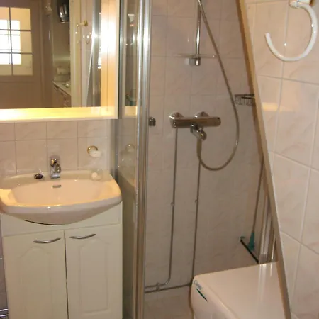 Polar Star Moonlight アパートホテル レヴィ